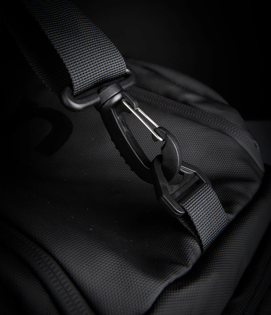 ROAM TRAVEL DUFFLE BACKPACK - BLACK - Image 7