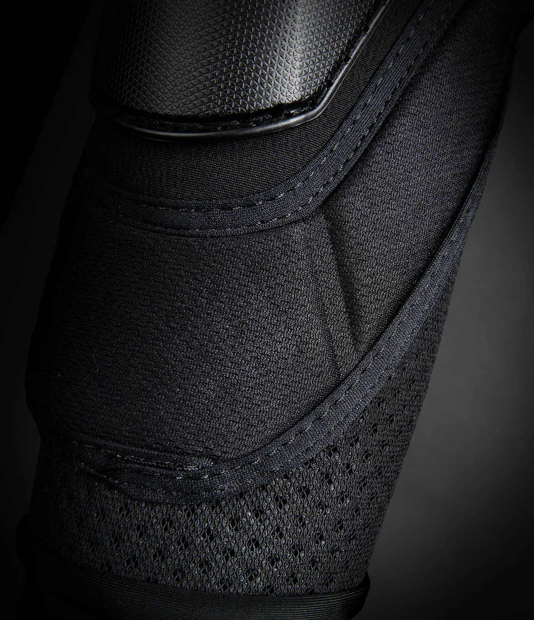 Stratus Knee Guards - Black - Image 4